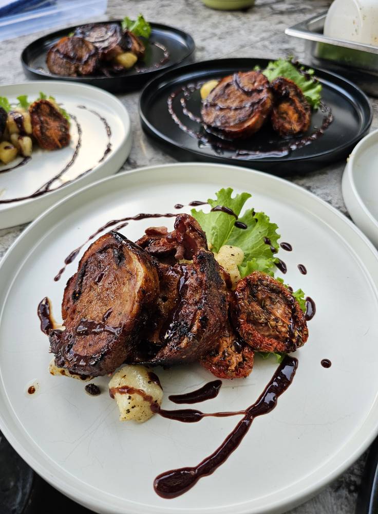 Grilled beef medallions with balsamic reduction - Private Chef Service Jacksonville